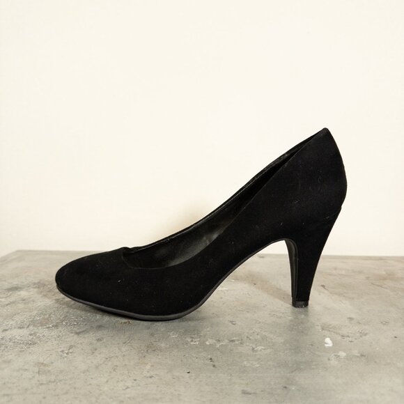 CP Shoes - Black Velvet Classic Heels Rubber Sole 9 Chunky Stiletto